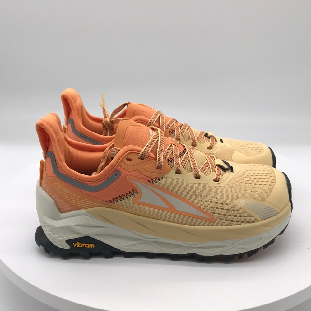 Altra  womens  Running Shoes size 7 US